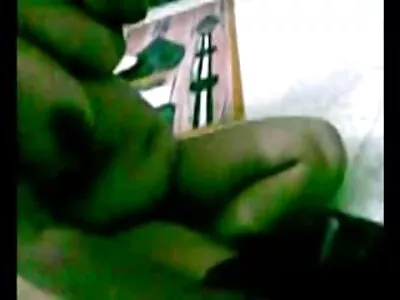 கார்டருடன் பெண் வர்க்கத்தில் சிக்கினார்